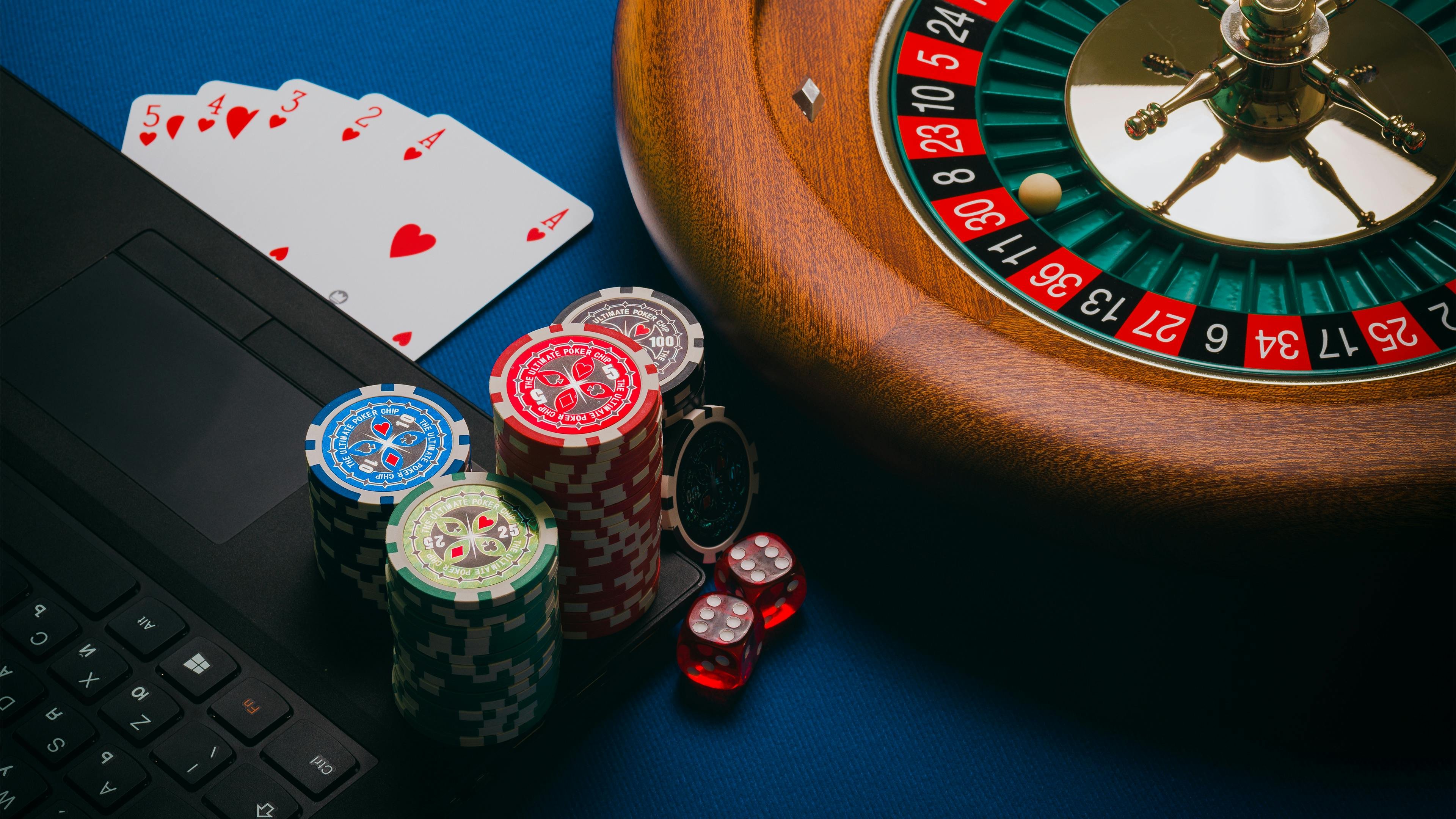 Layar permainan slot di warkopgaming menampilkan gulungan dengan tema yang bervariasi